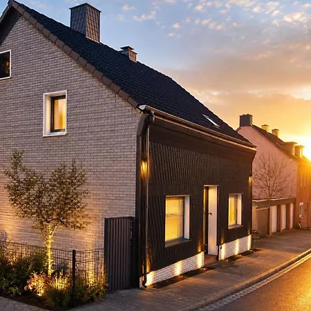 Ferienhaus Large Garden House On Phoenix With Garden
