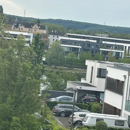 Ferienhaus Large Garden House On Phoenix With Garden